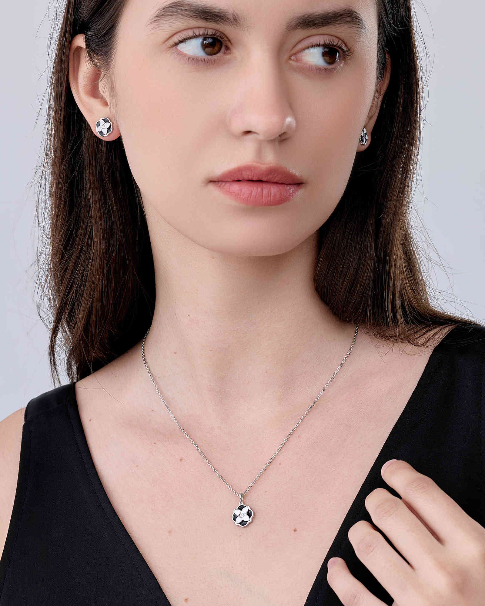 Fleur d'Émail ネックレス - 8332800